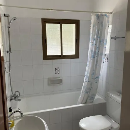 A.a Michael * Pachyammos