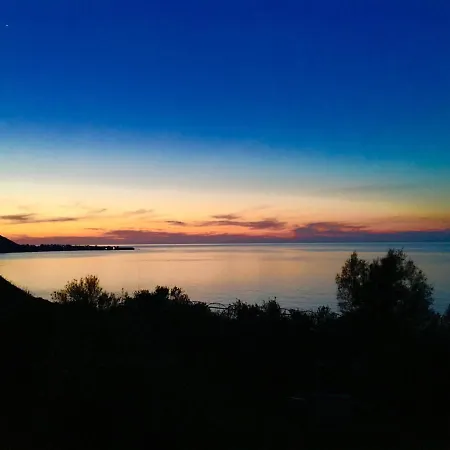 아파트 A.a Michael Pachyammos