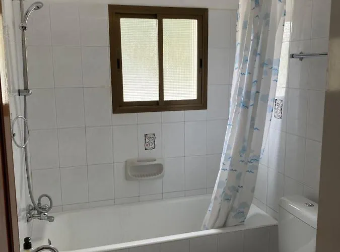 A.a Michael * Pachyammos