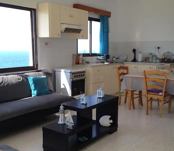 アパート A.a Michael Pachyammos